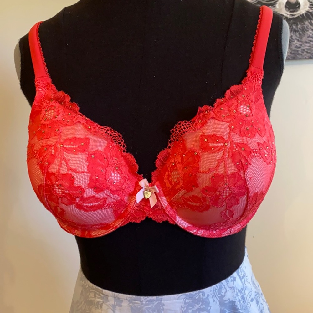 Victoria’s Secret full coverage lace bra